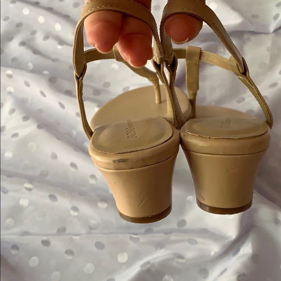 🌸 BCBGeneration cream wedge sandals - Picture 4 of 5